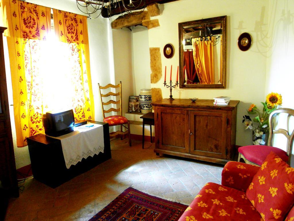 Guest House Il Borgo Di Sempronio Semproniano Phòng bức ảnh