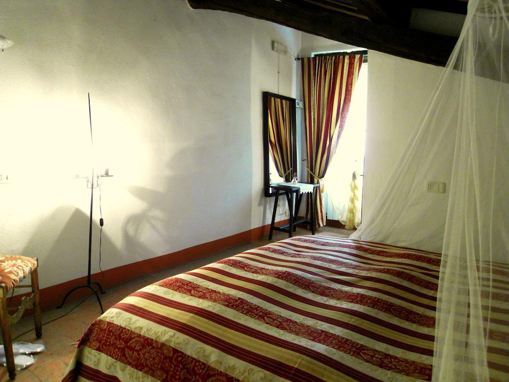 Guest House Il Borgo Di Sempronio Semproniano Phòng bức ảnh